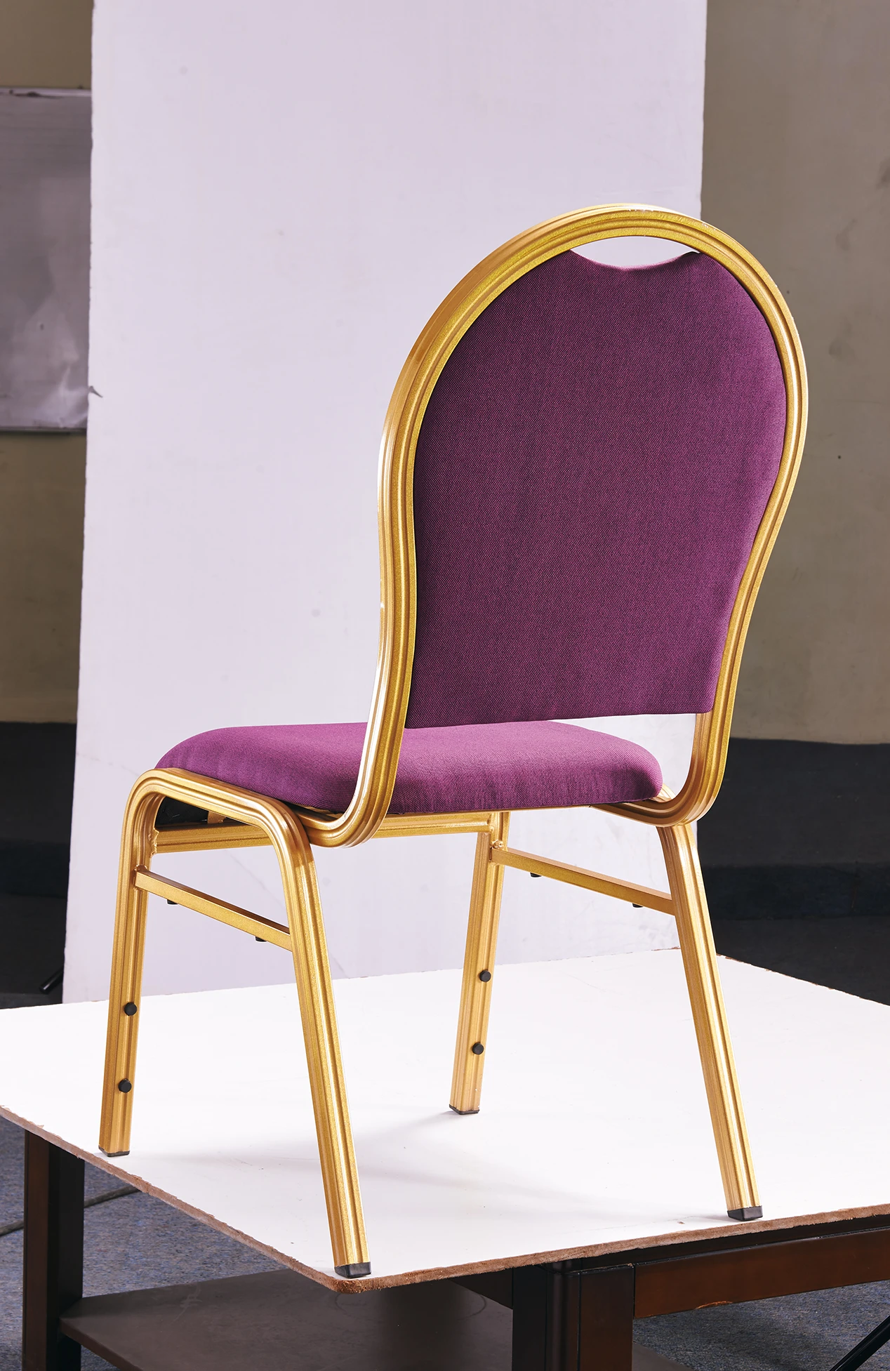 Wholesale Hotel Aluminum Stackable Banquet Purple Chairs