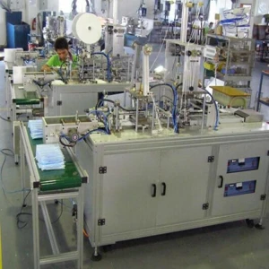 Mask production equipment, non-woven fabric production equipment, melt-blown fabric production equipment