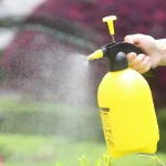 2L plastic garden pump sprayer garden tool water bottle pressure hand sprayer