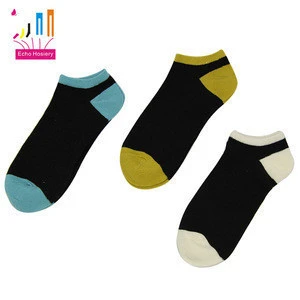 Black and Other color Colorblock fashion Ankle Socks Women