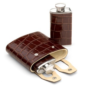 Factory Cheap Promotional Custom Leather Hip Flask Gift Set 6 oz Stainless Steel Botton With Double Pocket