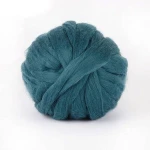 Hand knitting 23 Micron 66s super chunky merino wool yarn