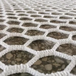 Hexagonal polyester safety netting warning fence for amusement park