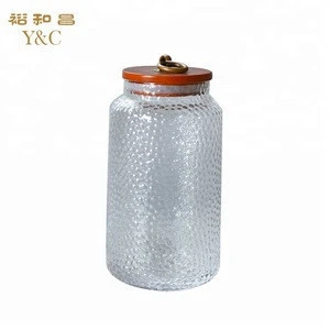 Lead-free crystal glass storage jar with wooden lid