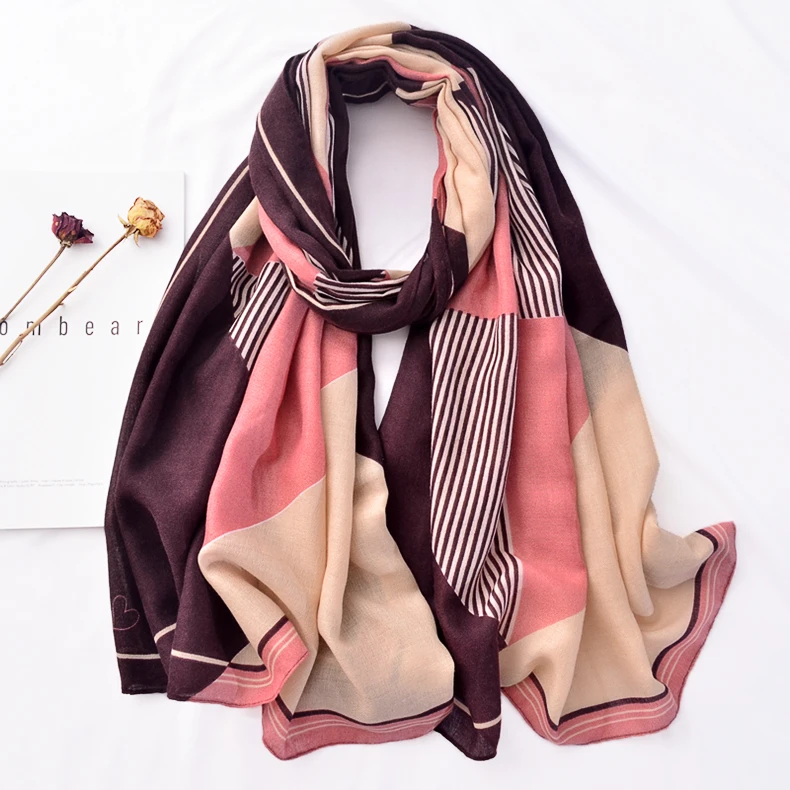 Manufacturer 2020 Custom Korean Soft Cotton Viscose Shawls Coco Brand Head Scarves Geometric Diamond Pattern Scarf Hijabs Women