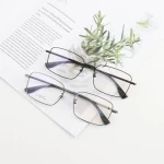 Ready Stock Hot Sale Top Quality Spectacle Titanium Optical Glasses Fashion Luxury Square Shape Eyewear Glasses For Women Men
