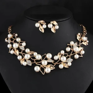 The leaves of pearl trees are made of metal necklace and earrings jewelry sets bridal jewelry