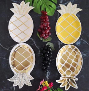 Wholeseller Disposable 350gsm Food Level Pineapple Shape Paper Party Plates Tableware Set Paper Dishes 8 Inch 8pcs