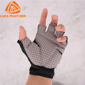 Whosale anti skid palm weight lifting sports gloves racing half finger gym gloves