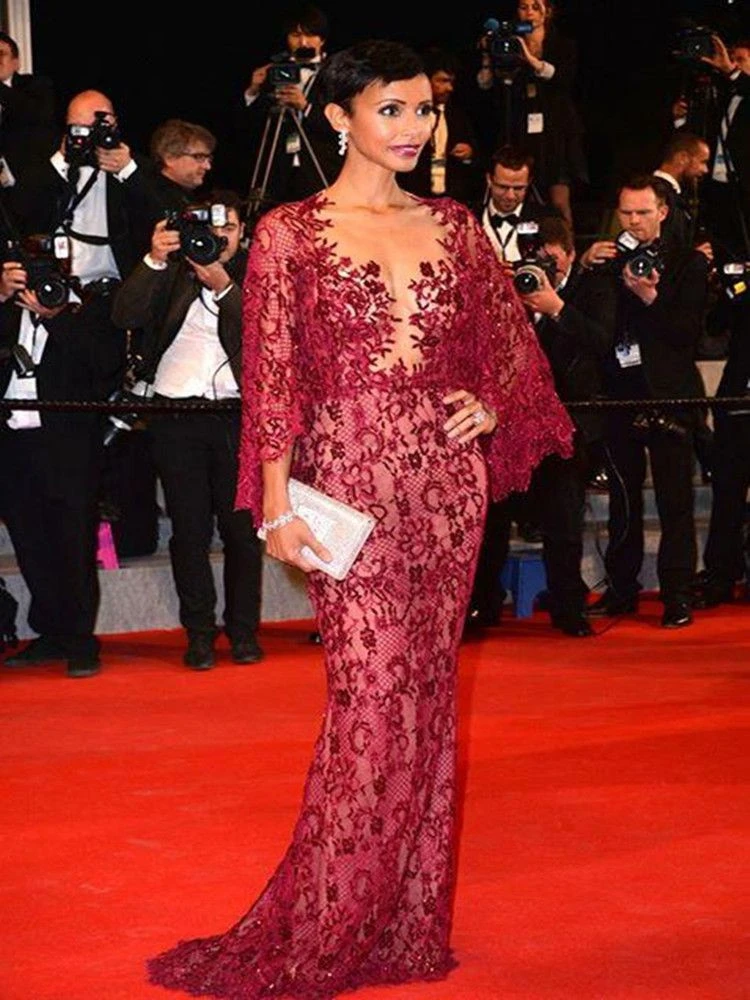 zuhair murad burgundy dress alilarter wears a burgundy strapless gown with a structured corset bodice and a softly gathered sweetheart neckline from the ZUHAIR MURAD Pre-Fall 2026 Ready-To-Wear Collection to the 32nd Annual Actor Awards. Styled
