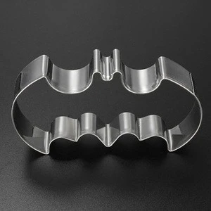 1Pcs Stainless Steel 3D Batman Cookie Cutter, Batman Biscuit Embossing Mould Cake Mold Kitchen Accessory Baking Pastry tool