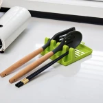 2020 Hot Kitchen Utensil Rest Eco-friendly Food Grade Spoon Rest Plastic Spoon Holder For Pot