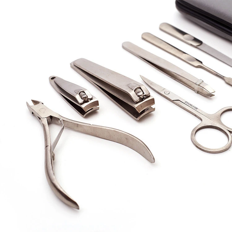 7 Pieces Pedicure / Manicure Tools Set With Fancy Portable Case