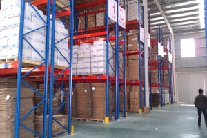Flexible use pallet rack wire mesh decking stackable pallet racking