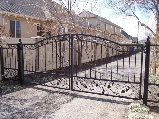 hot sale plain steel gate iron gate price