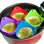 Hot sale Silicone Egg Boiler Warm Creative Silica Gel Egg Cooker Steamer Holder Random Color