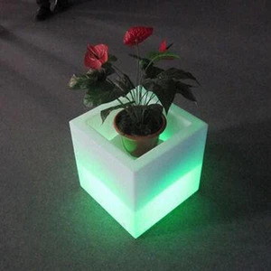 New design PE plastic outdoor garden illuminated cooler LED light planter pot