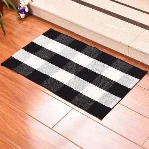 Popular picnic mat black and white plaid  mat machine woven polyester  mat