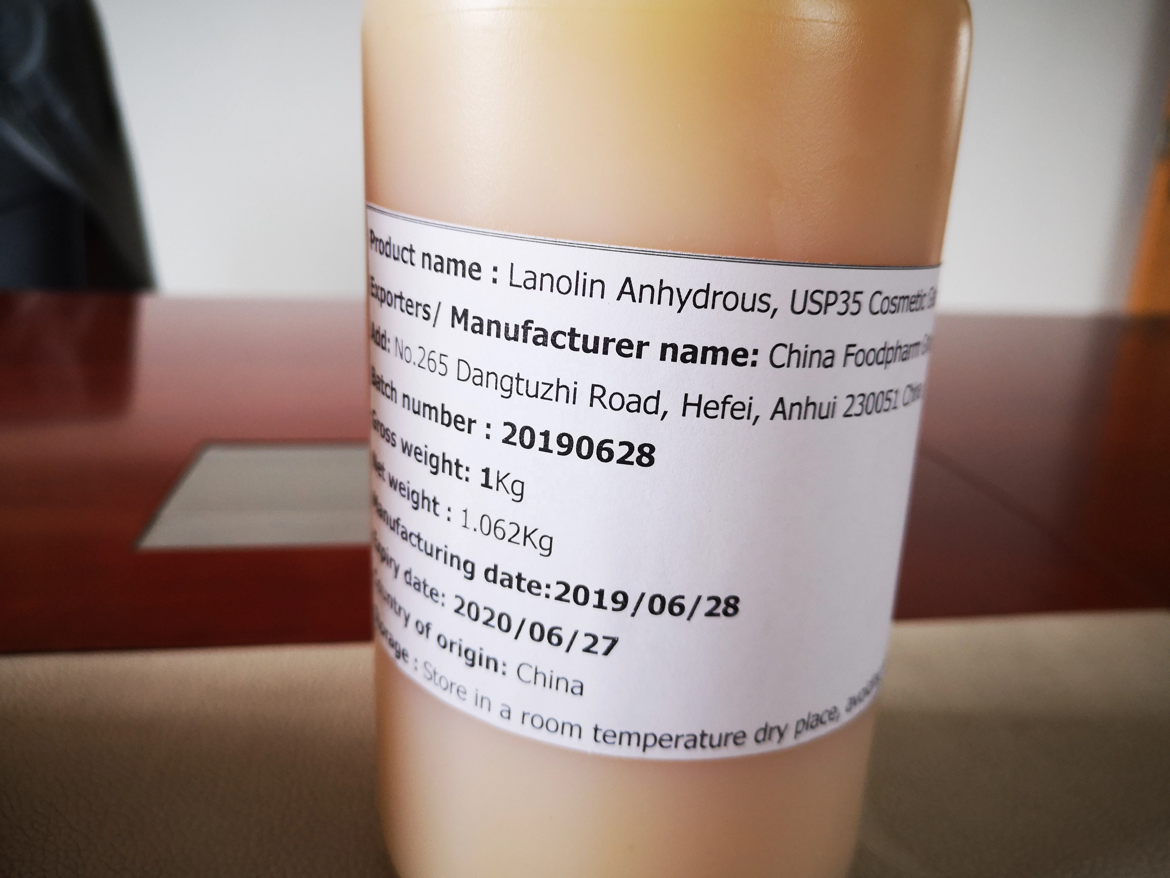 Pure Lanolin Anhydrous /Wool Fat / Pharmaceutical Grade Ultra USP 35 Grade for skin care material