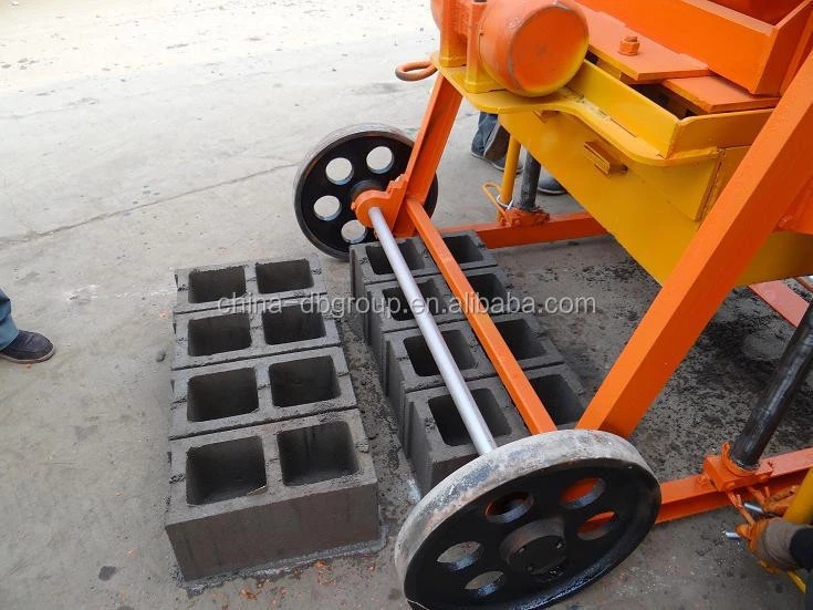 QTJ4-45 Portable/ Mobile Egg Laying Manual Cement Concrete Block Making Machine In India
