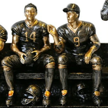 Resin umpire and athlet award trophy figure polyresin statue handmade sculptures souvenir for home decoration figurine design