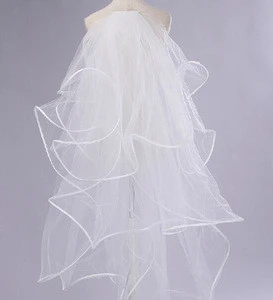 simple bridal wedding flower designs veil