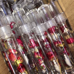 Wholesale Vendor Lip Gloss Flower Clear Lipgloss Nude Shining Gloss Hot seller Vegan Custom tubes