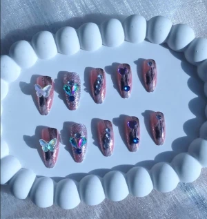 Y2K Aura Pink & Black Glitter & Crystal Accents Butterfly & Rhinestone Press On Nails