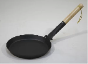 Iron fry pan with long handle