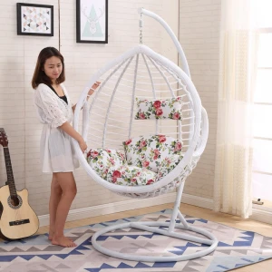Competitive price outdoor single seat rattan egg swing hanging chair with metal pedestal garden balcony rattan hanging chair