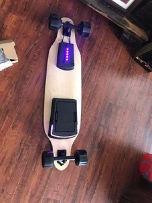 Electric battery skate board, 2019 foot black skate board