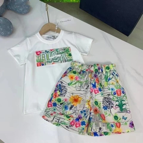 High-end childrens clothing T-shirt + skirt 2 sets toddler girls clothing sets