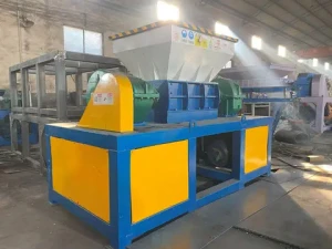 Independent drive, low speed, high torque multifunctional wood shredder