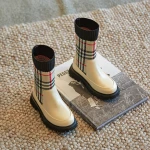 Made In China Latest Custom Logo Fashion Autumn Winter Vertical Bars Flexible Rubber Sole Waterproof Winter Boots Women Shoes