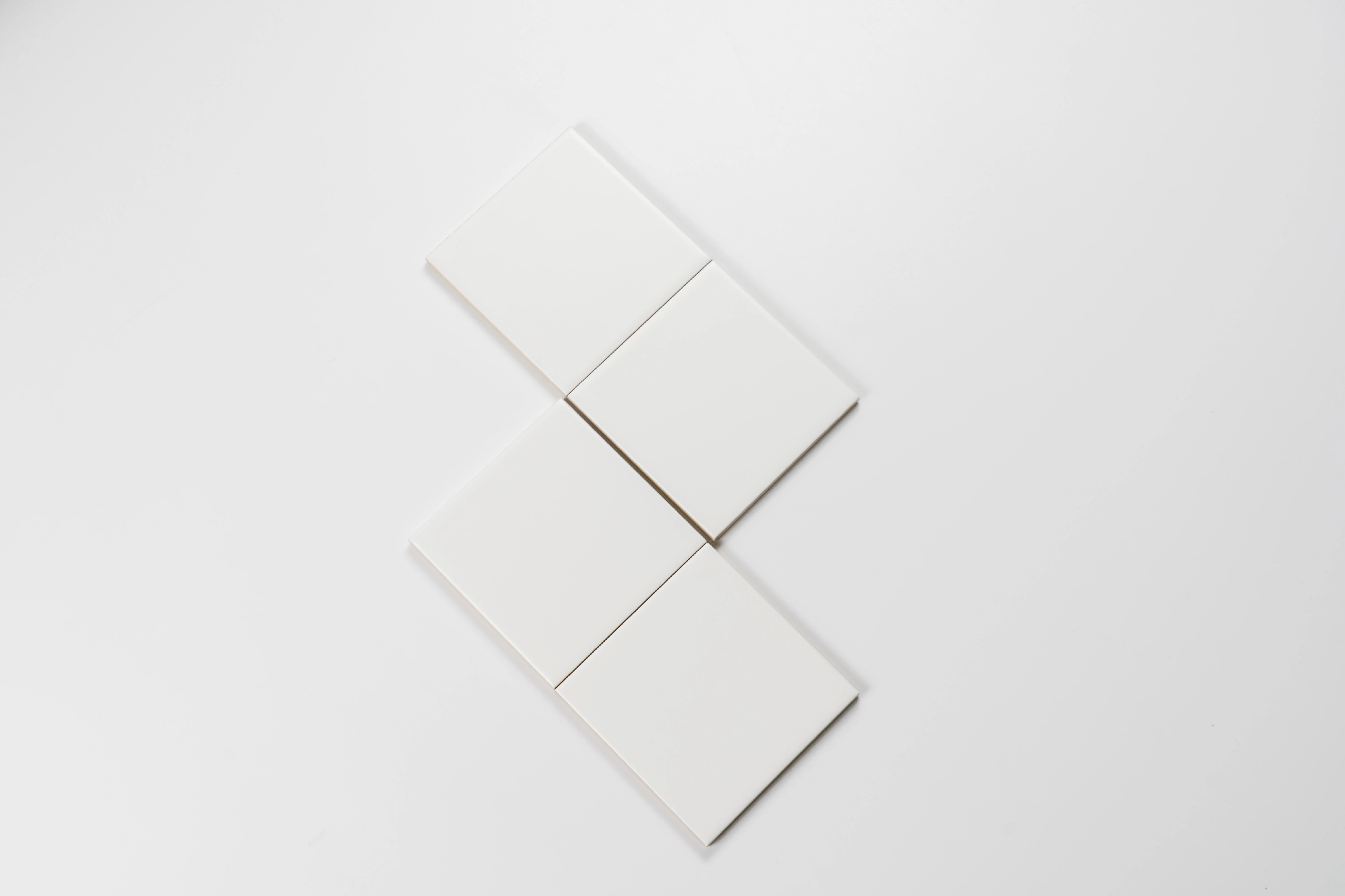 Popular selling white matte 100x100mm ceramic wall tile