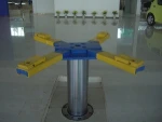 Single post car lift for car washing, chassis washing