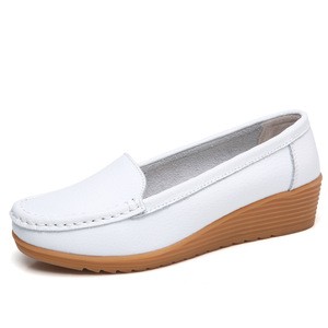 2019 classic design women fashion casual shoes slip-on lazy shoes