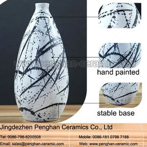 Chinese modern home goods decorative imitate ceramic eiffel tower vase