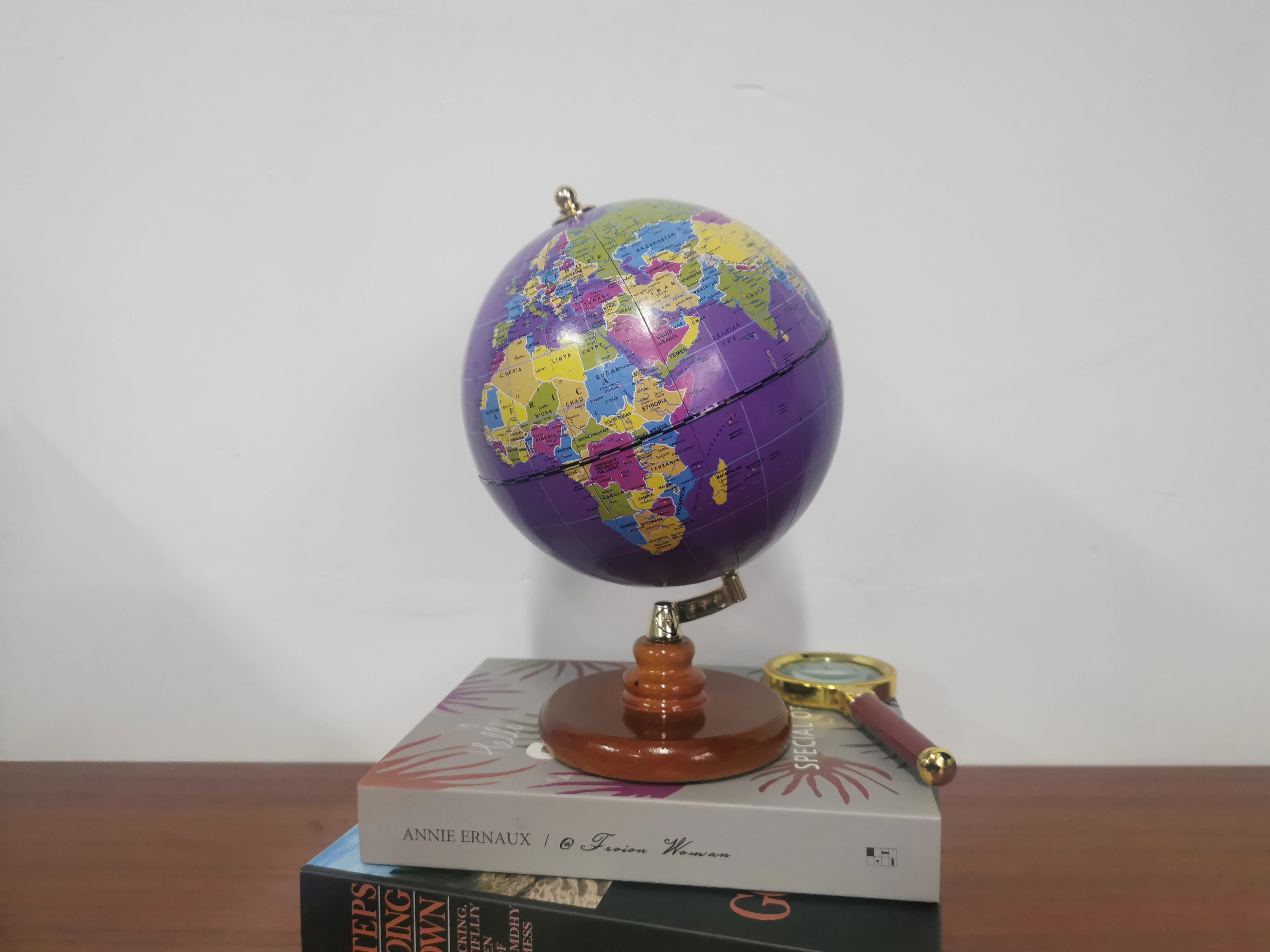 Factory direct sale decoration 2021  new styl  world globe with wooden base