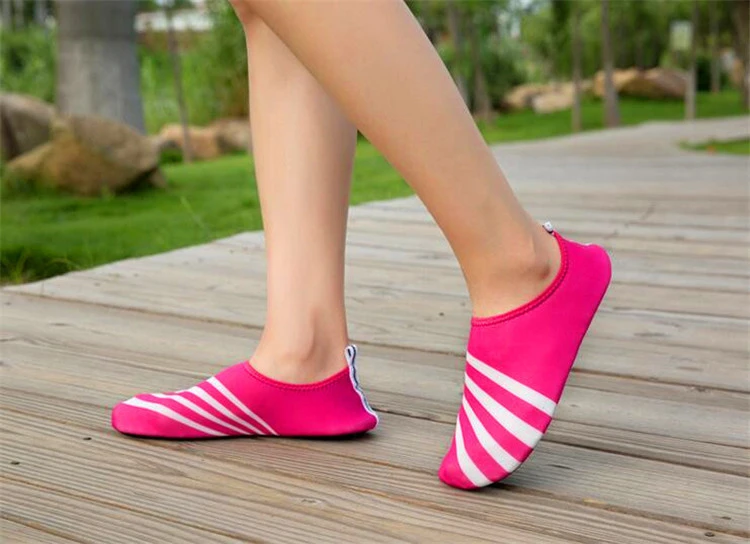 New Design popular h0trk swimming pool beach aqua fashion mesh breathable casual shoes women shoes for sale