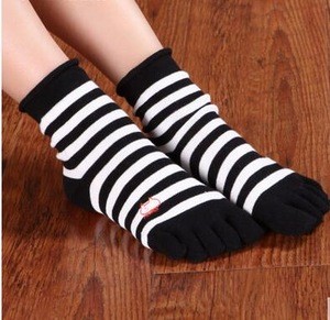 turned cuff sexy young woman five toe sock soft cotton sock