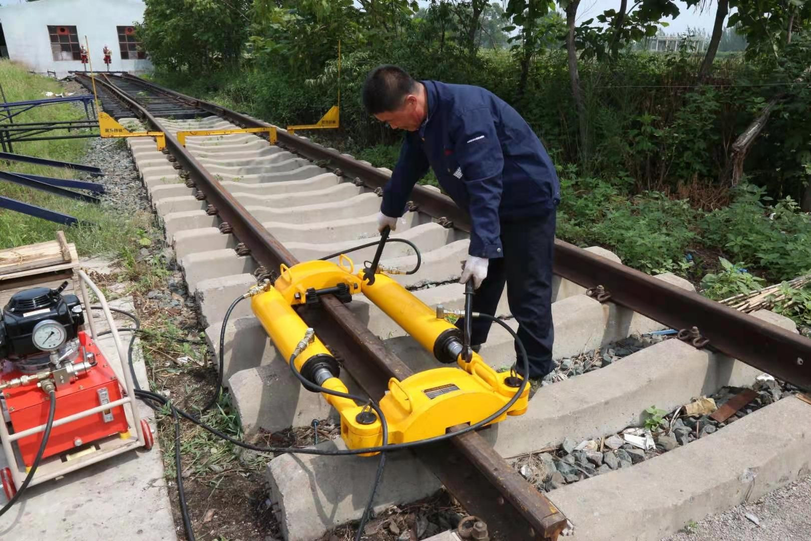 Buy Hot Selling Hydraulic Rail Tensor from Wuhan Lianke Ruiji Rail ...