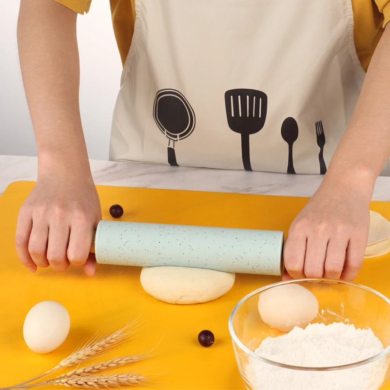 Customized Baking Utensils Food Grade Non-stick Easy Clean Silicone Rolling Pin with Solid Wooden Handle