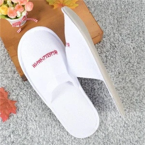Different colors spa used hotel slippers closed toe