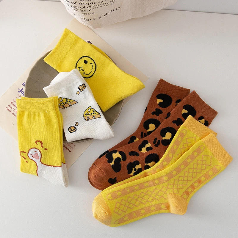 Fashion Women socks new cotton yellow duck sports cute socks  high quality  crew socks