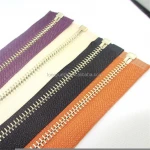 Manufacturer supply close-end metal zipper for jeans