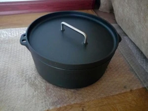 outdoor used pre-seasoned cast iron dutch oven with lid for camping cooker