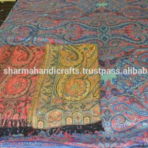 Viscose Bedspread in traditional jacquard weave