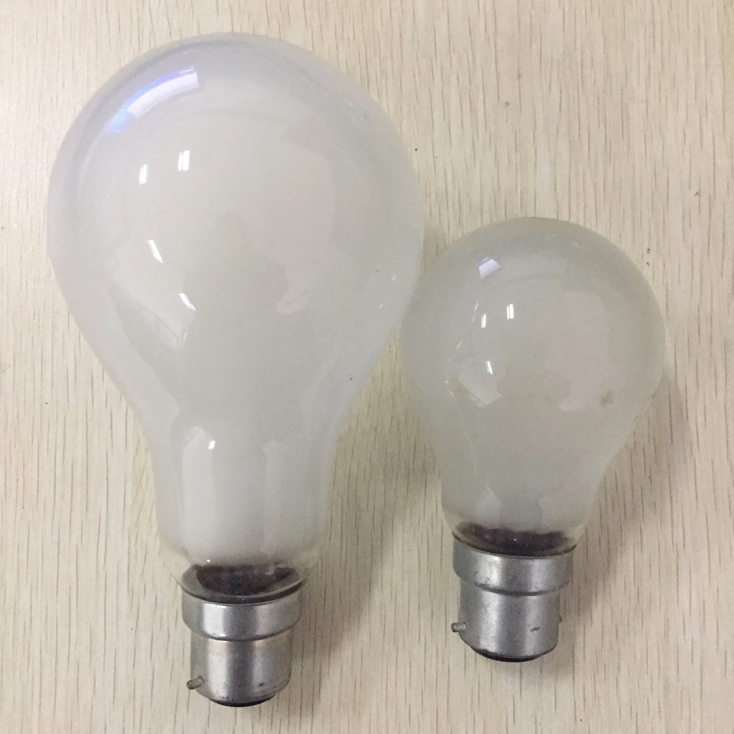 wholesale cheapest price factory stock E27/B22   60W/100W/200 W incandescent frosted bulb 220/110v