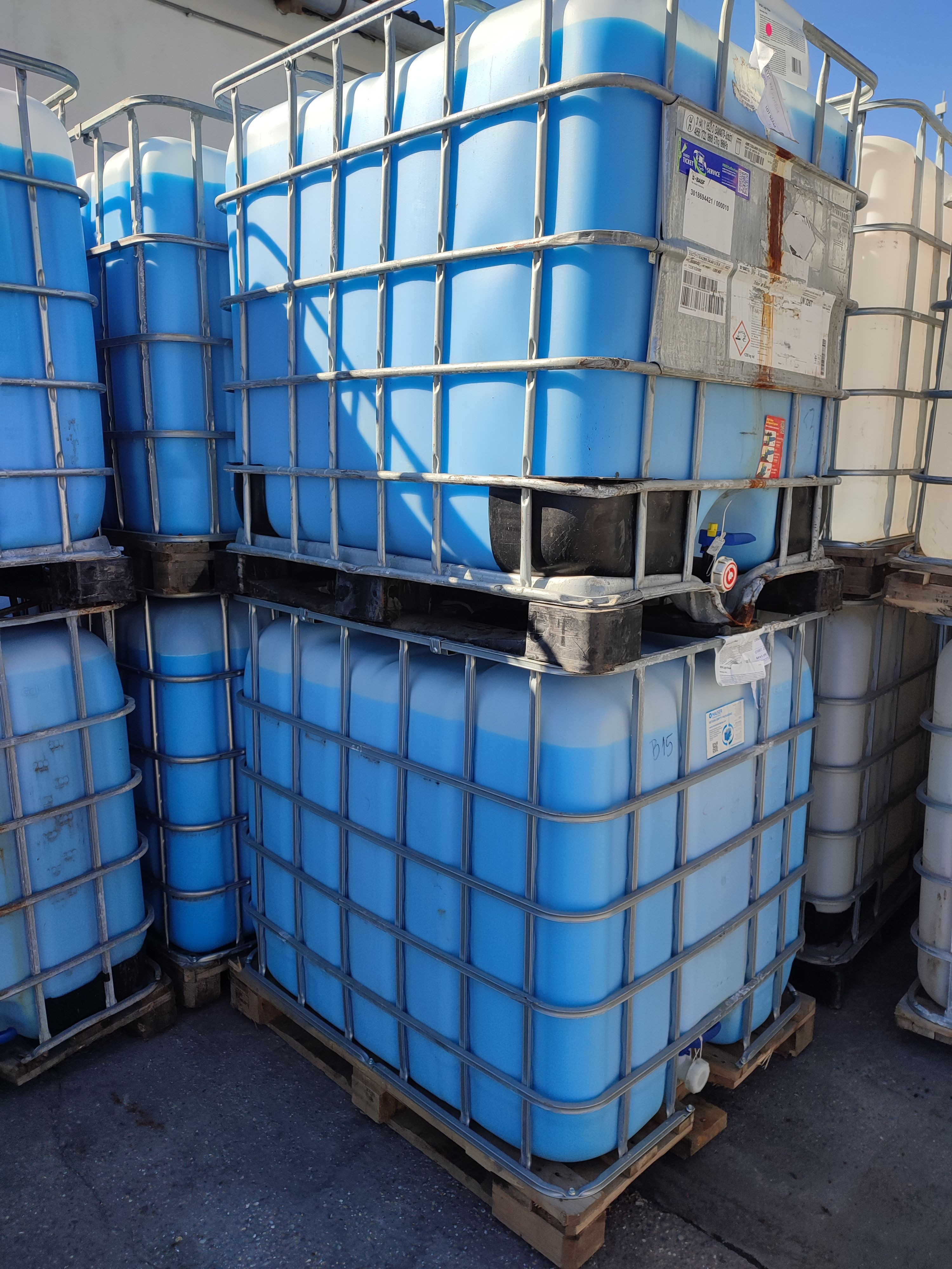Buy Won Blue Ibc 1000l from RIDAR SPED s.r.o., Slovakia | Tradewheel.com